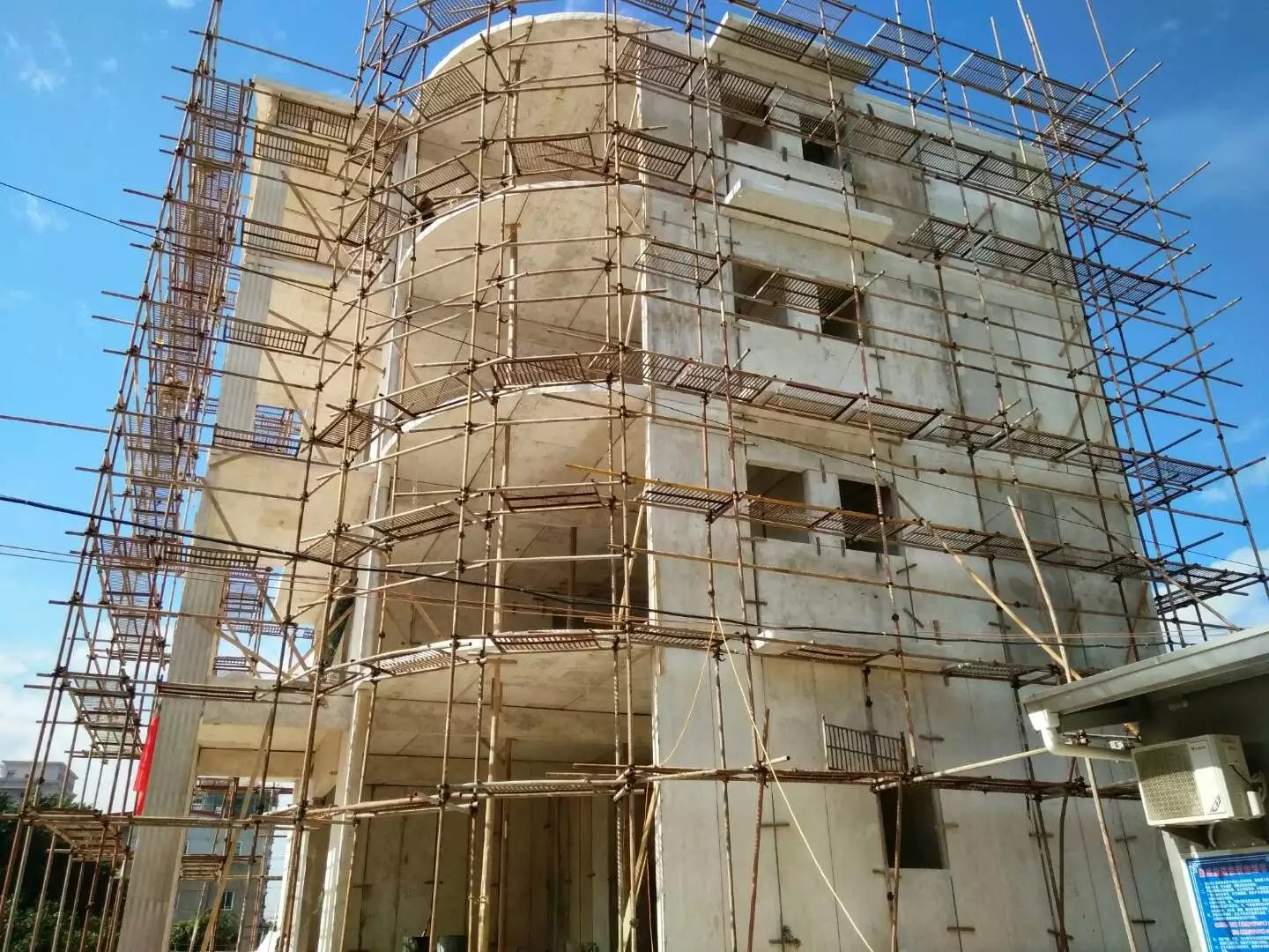 黄埔星河绿色环保装配式建材在福建修建的五层别墅建筑